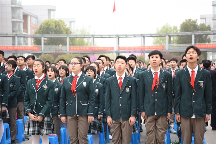 图9最后一次唱响《中国少年先锋队队歌》.JPG