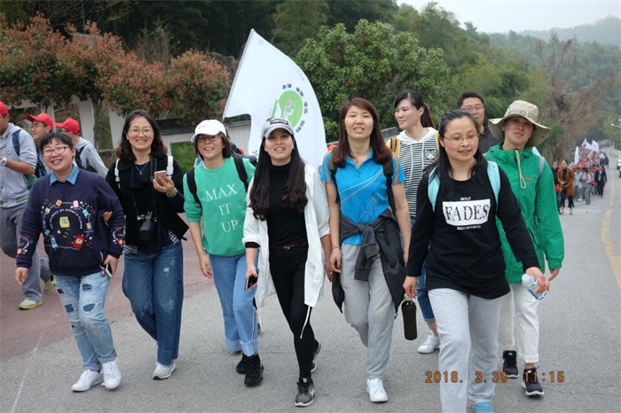 家长志愿者们.jpg