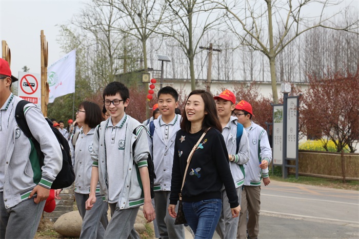 团委书记孟惠老师一路陪伴.JPG