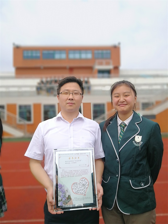 幸福的老班们1.jpg