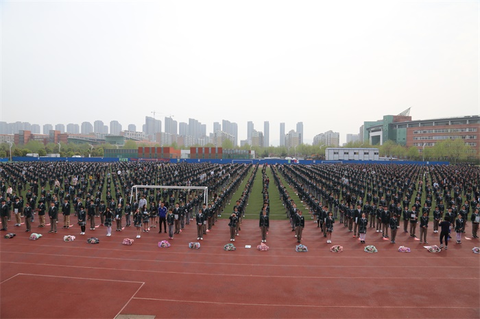 准备为班主任老师过节.JPG