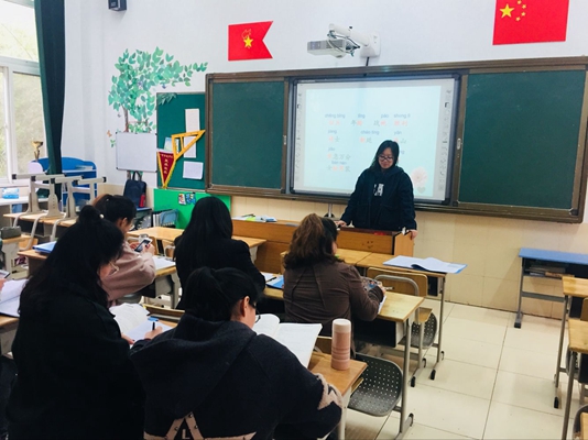 罗静老师主持集备.jpg