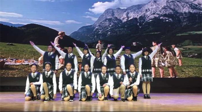 5班 《音乐之声》配音表演.jpg