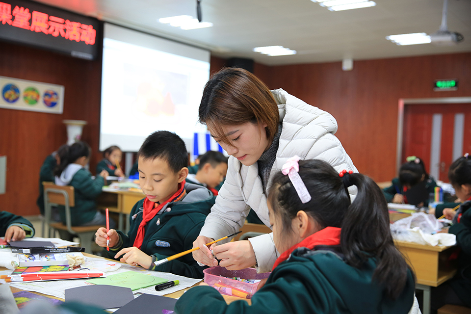 1555143123624278.jpg 4、王希老师开设公开课.jpg