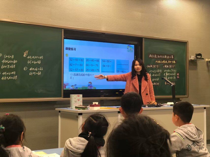 1555374490602983.jpg 李青青执教 (2).jpg