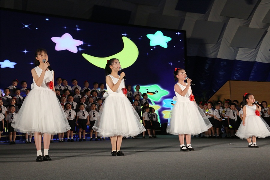 4幼儿园合唱《爱心满天》 (2).JPG