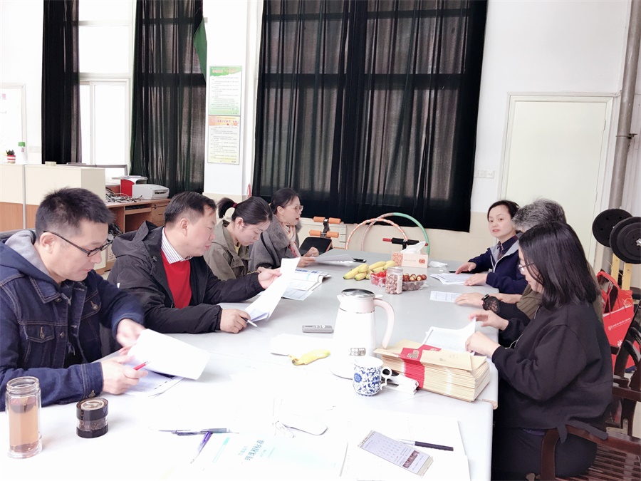 高二7班班情分析会.jpg
