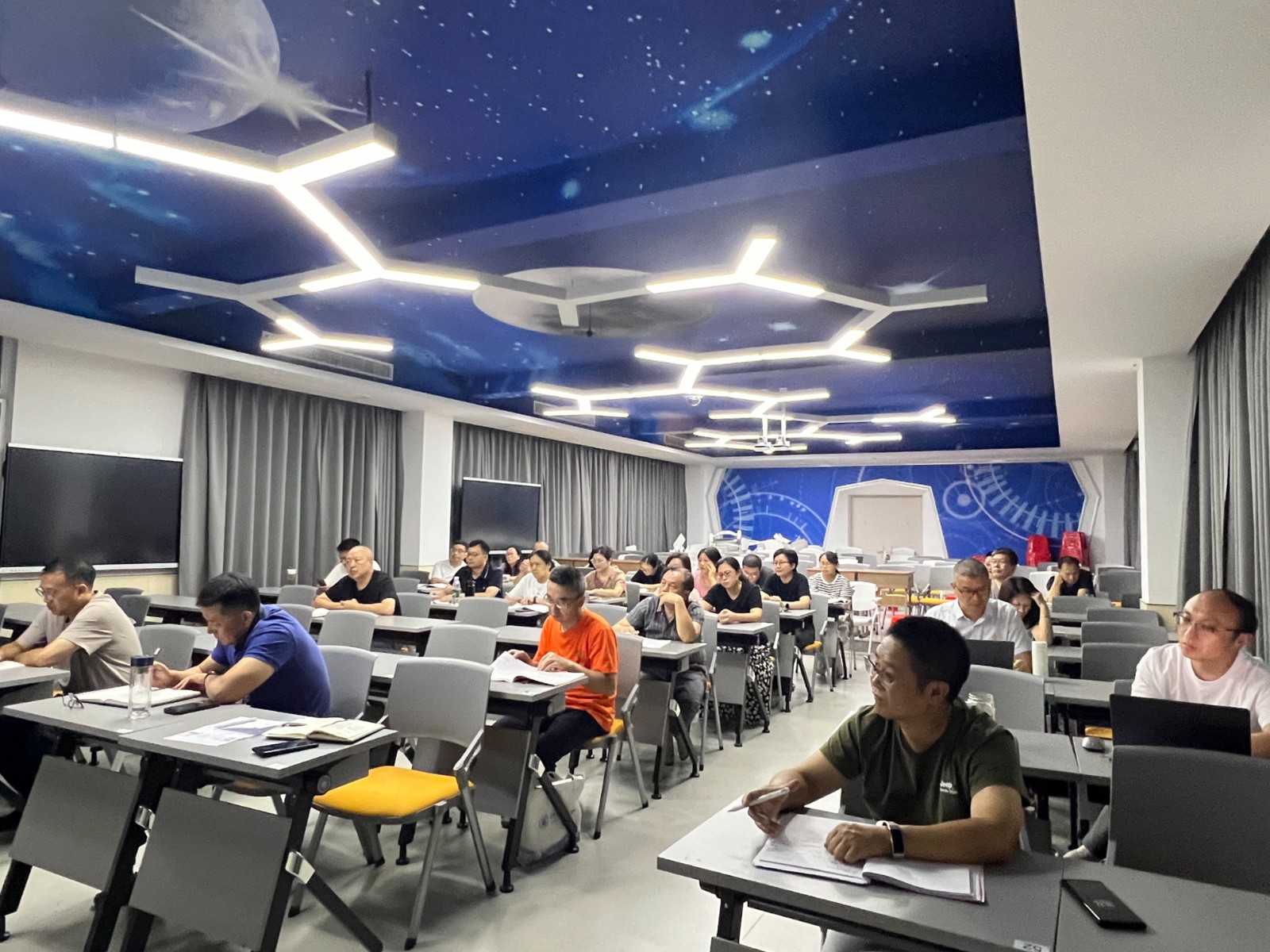 1759968608470383.jpg 1.JPG