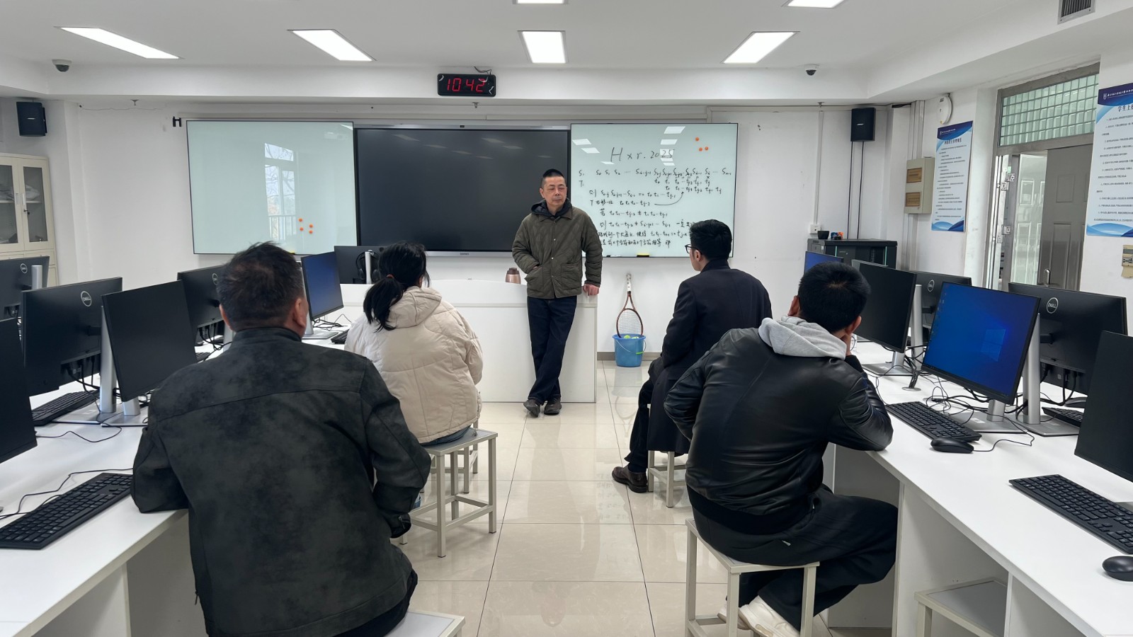 1764638652480388.jpg 1764638652480388.jpg