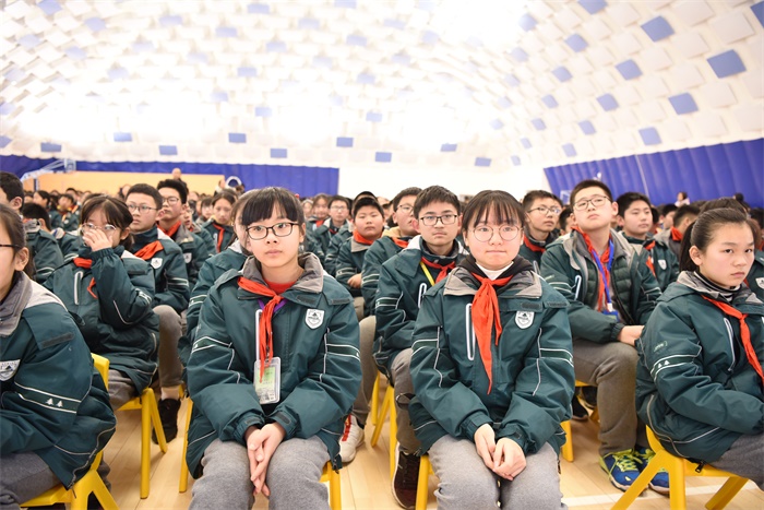 1554042759.jpg 专注的会场.JPG