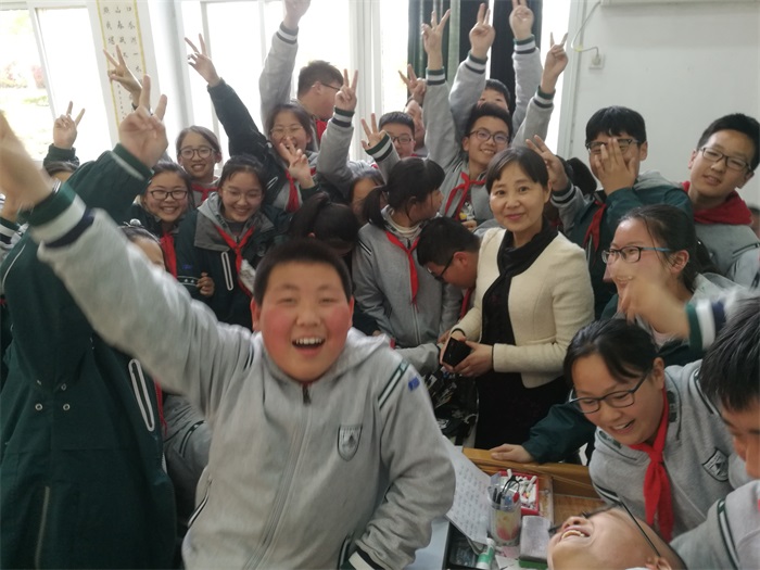 和老班在一起真幸福.jpg