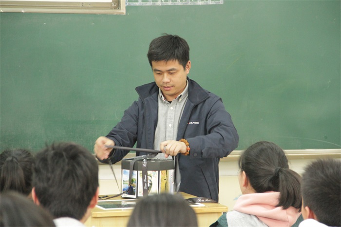 老班拆礼物，有没有惊喜呢.JPG