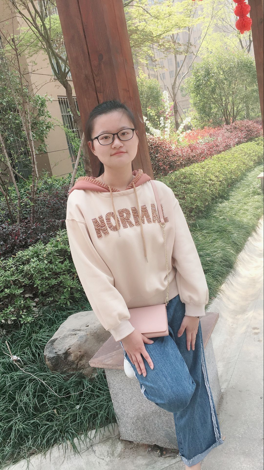 1556174811999662.png 张新竹生活照.png