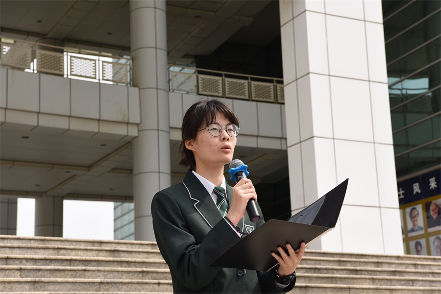 3国际部设计班冯天慧同学分享她追求艺术之路的感悟.JPG