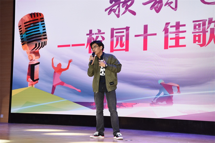 11、高二6班杨诺恒《年少有为》.JPG