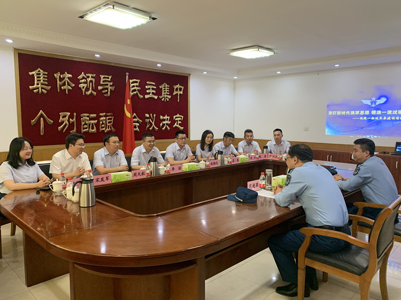 1558658718483168.jpg 1听取部队党建工作介绍_副本.jpg