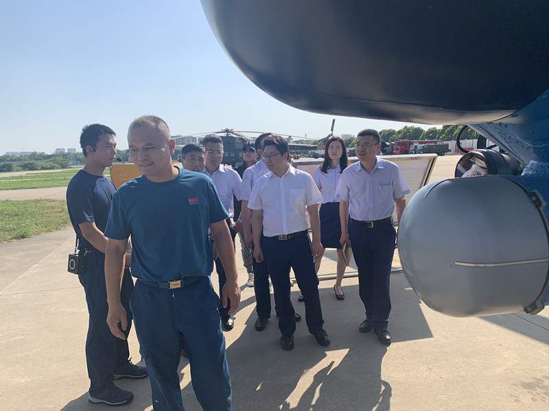 1558666478204423.jpg 7参观搜救直升机_副本.jpg