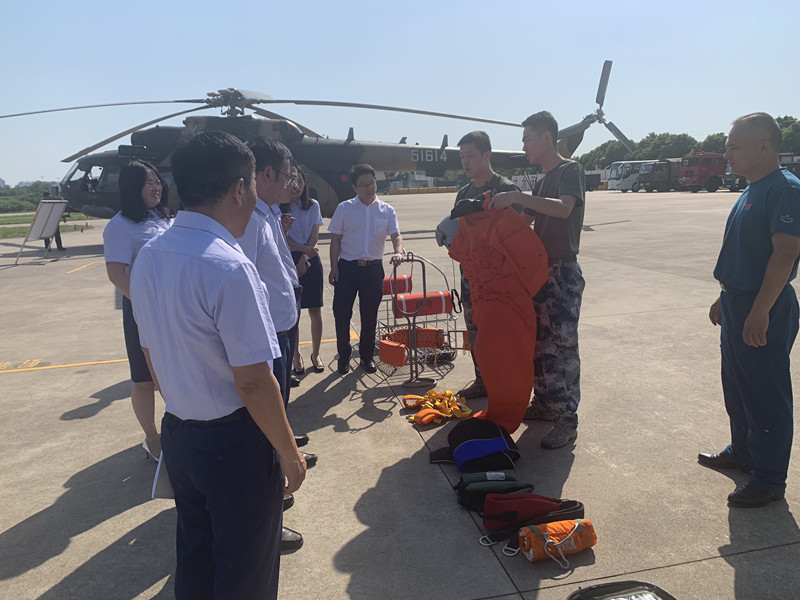 1558666631587224.jpg 9参观搜救装备_副本.jpg