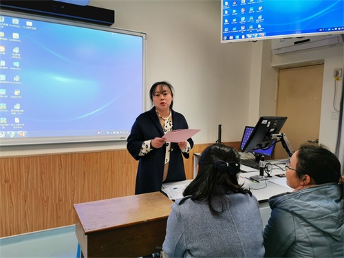 图4 英语学科组长发言.jpg