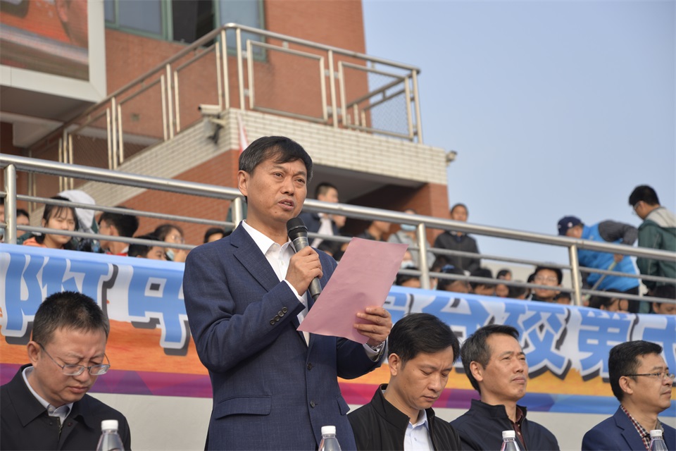 图片十二1张校长宣布开幕.JPG
