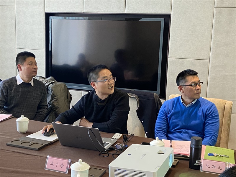 4.高三年级主任胡家友老师发言.jpg