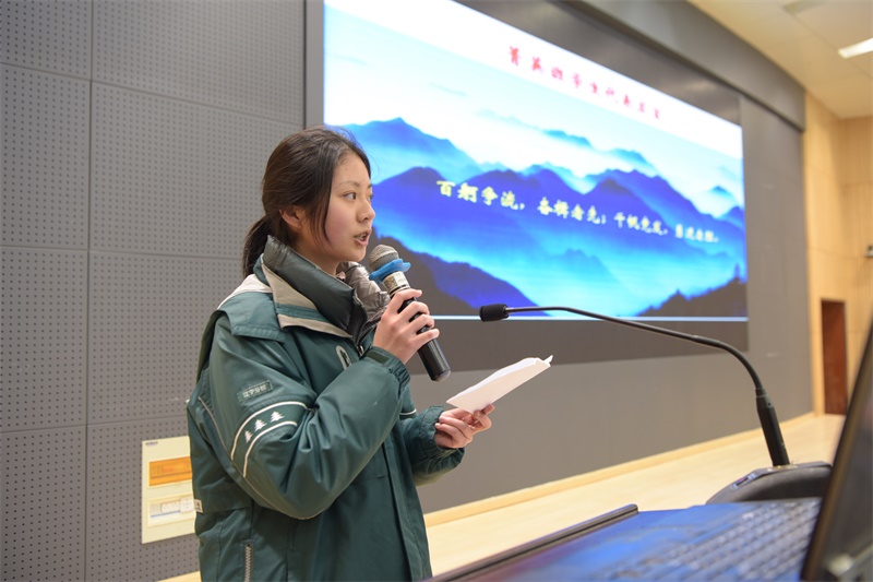 9.菁英班学员代表郑丹宁同学发言.JPG