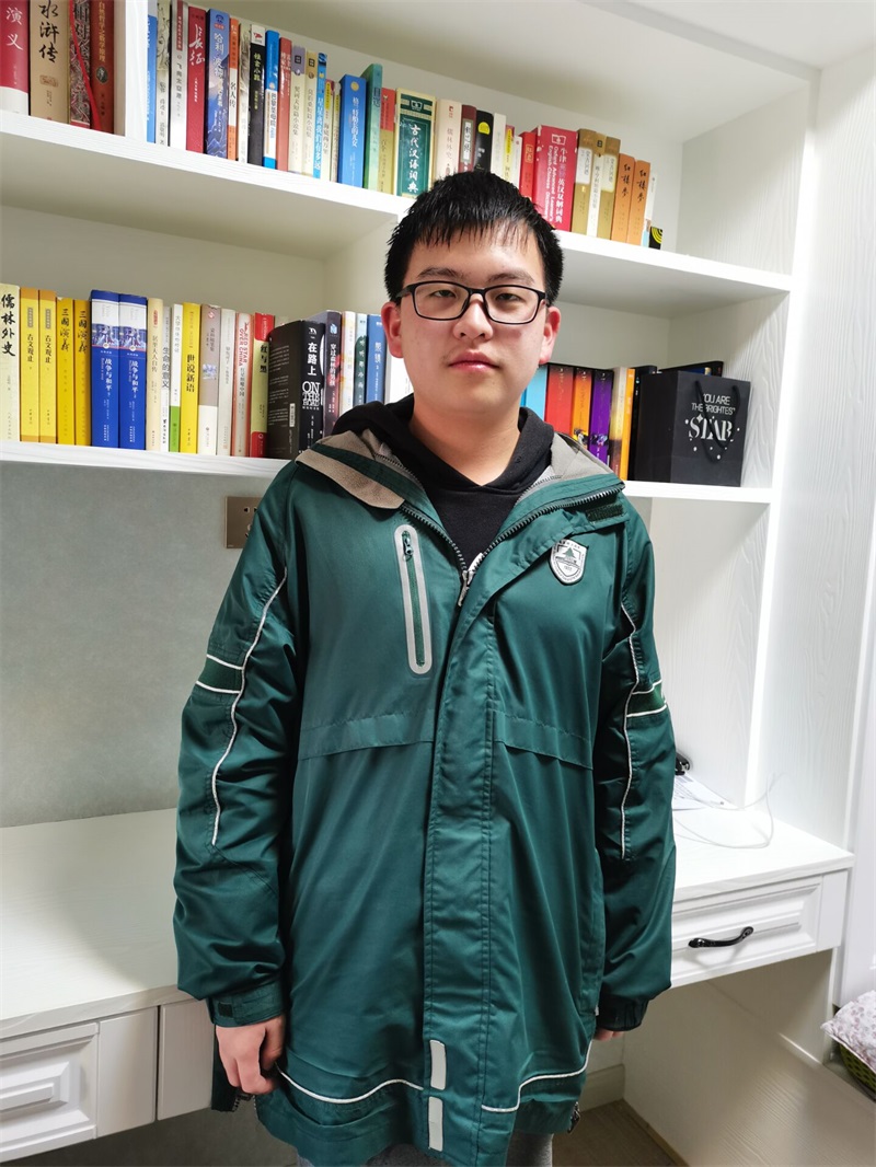 高二6易晖懿.jpg