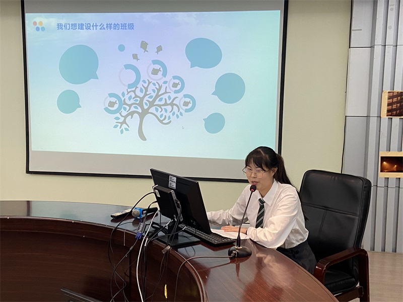 1623761316218764.jpg 5高二1班班长许琬濡同学发言.JPG