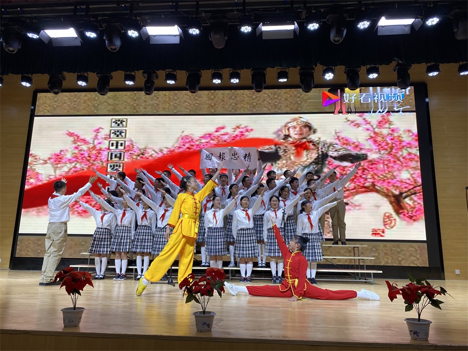 初一1班《精忠报国》.jpg