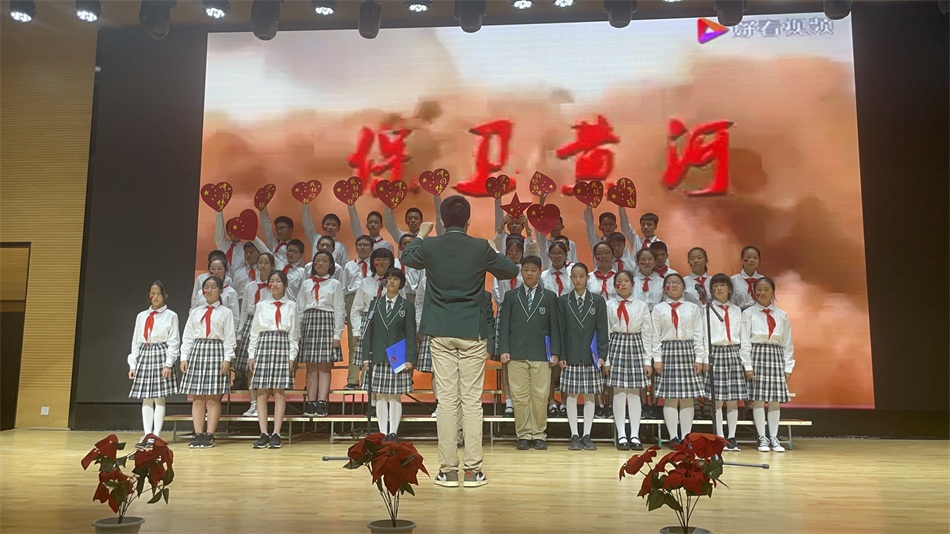 初一19班《保卫黄河》.JPG