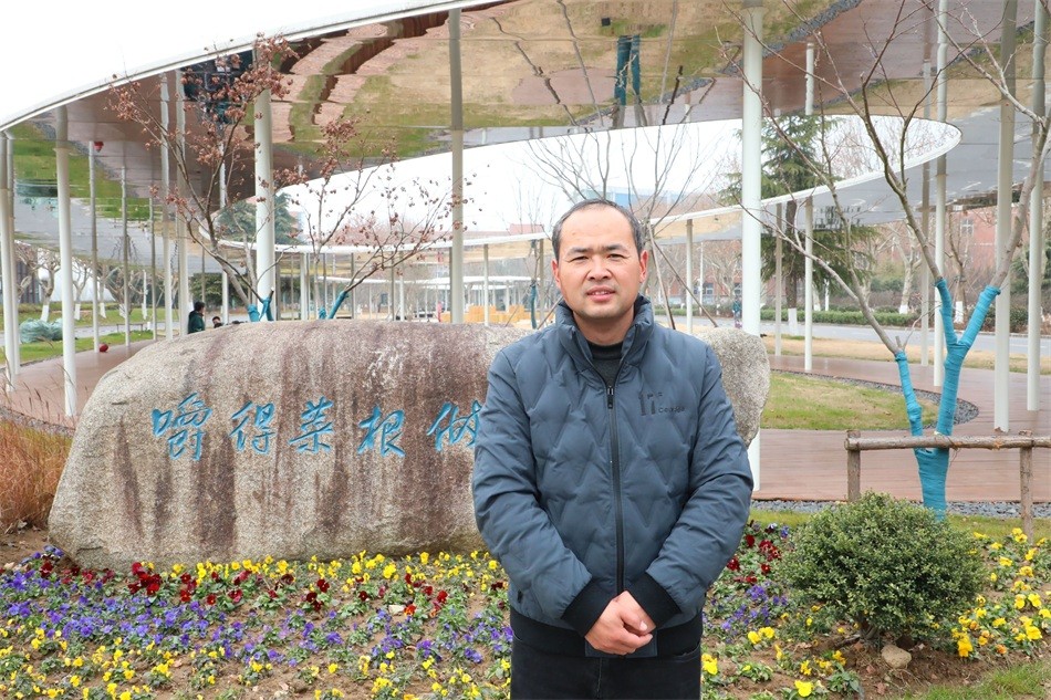1646980342410627.jpg 杨喜庆照片近照01.jpg