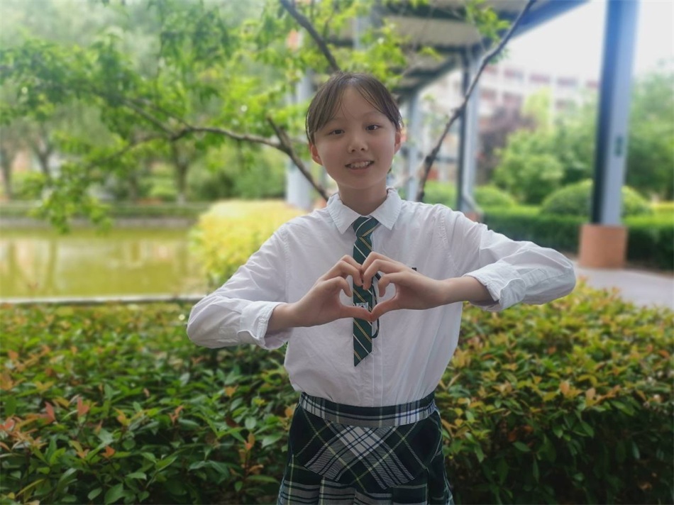 1651042791950461.jpg 黄哲希1.jpg