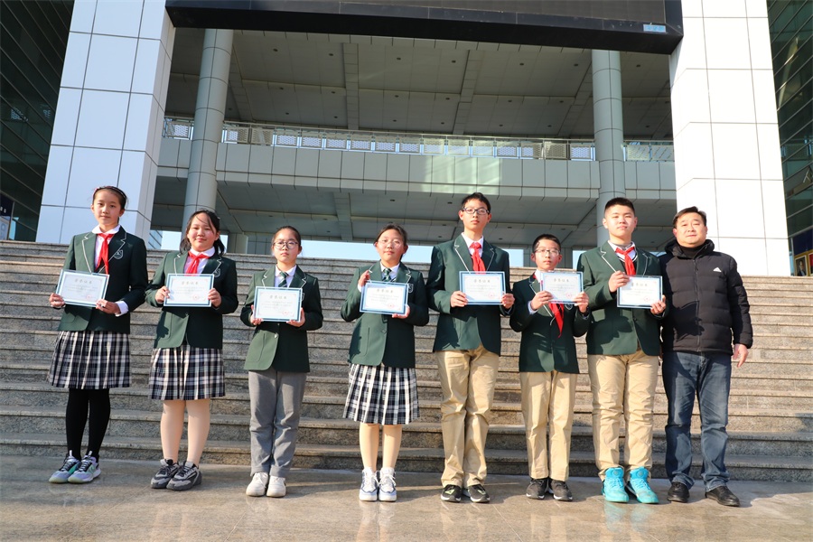 11年度学生提名奖（初一组）颁奖嘉宾：南师附中江宁分校校长助理高松.JPG