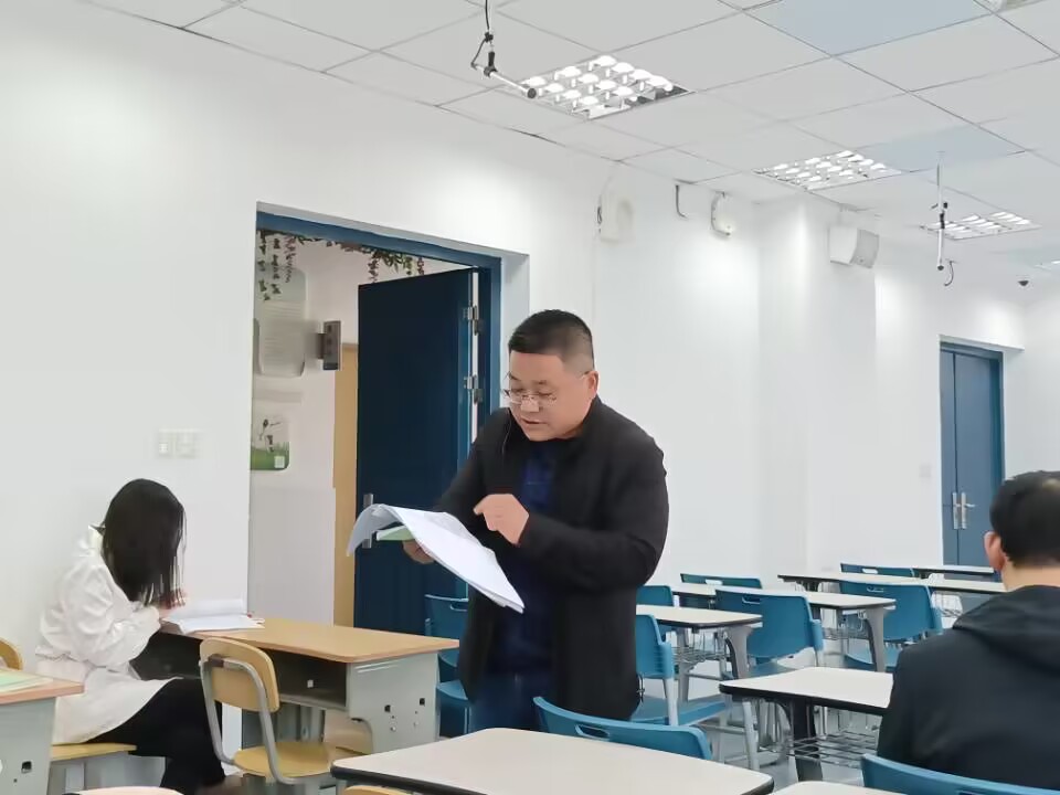 6F86E3151D86E1F2DA873B040C0A3BB4.jpg