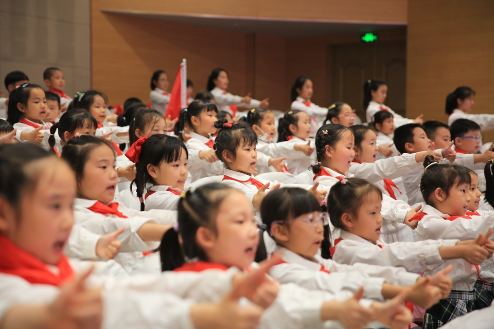 19队歌带动唱.JPG