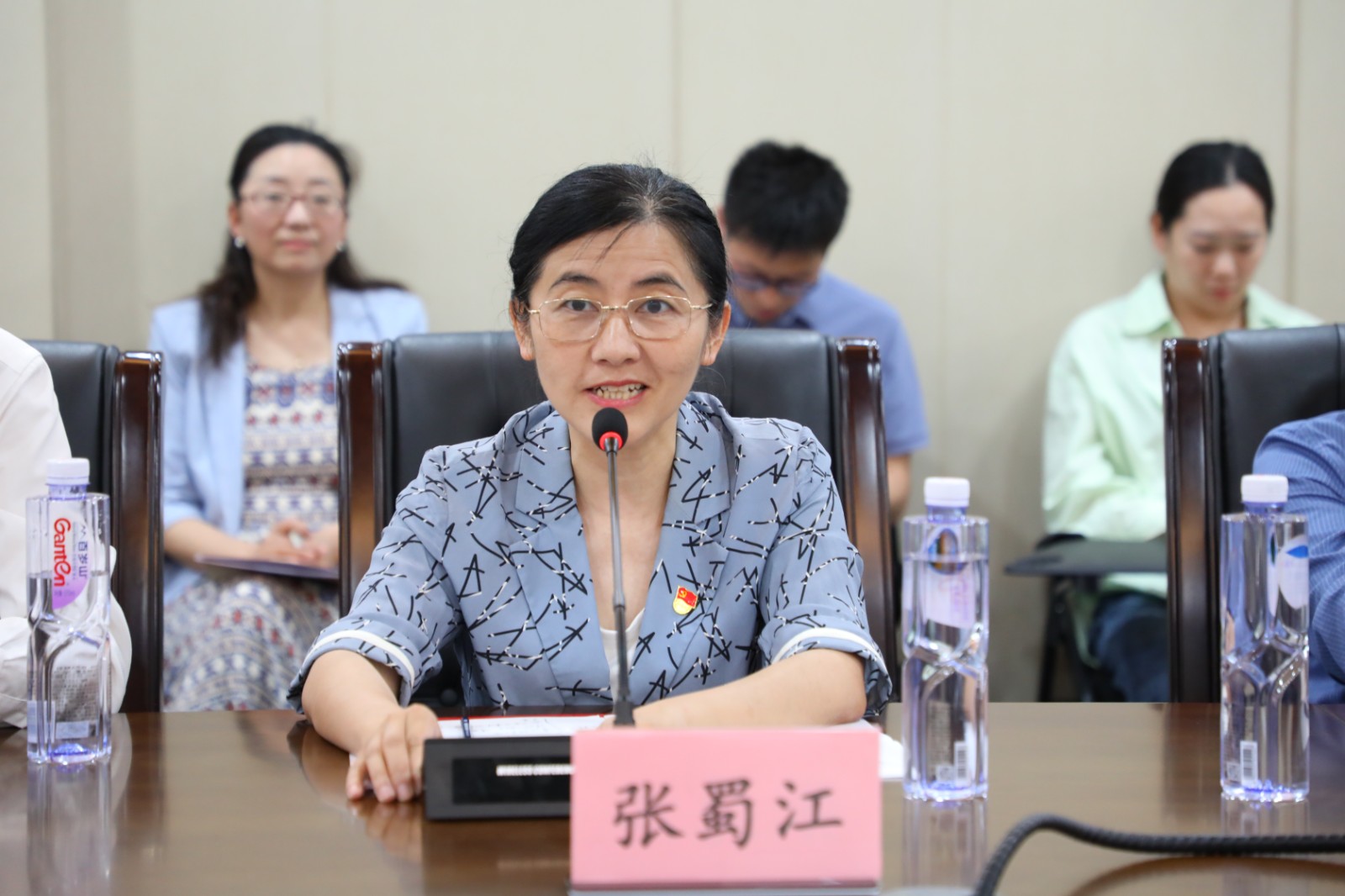 1张书记主持.JPG