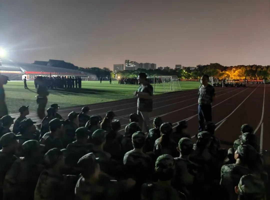 e4fcfdc1454f36329bcac2aa9796acf1.jpg