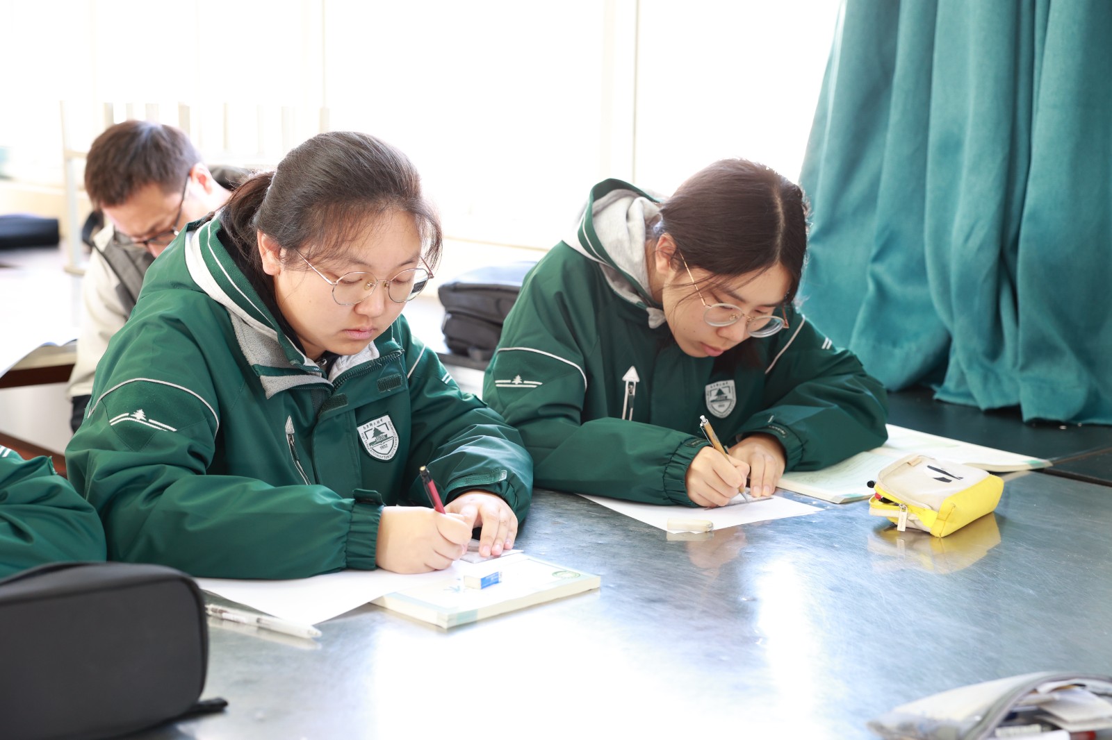 1730795562111084.jpg 1730795562111084.jpg