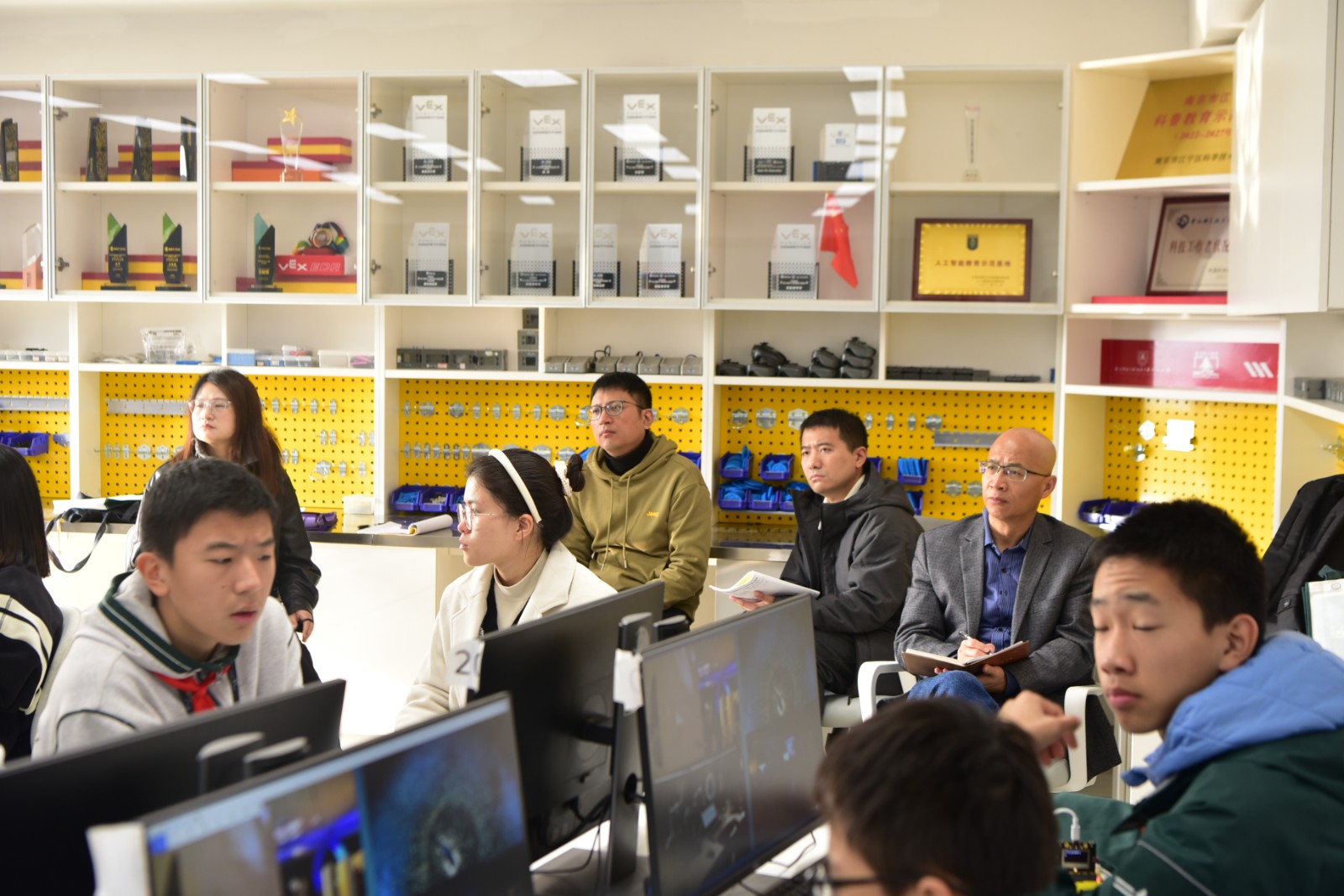 1732839549477613.jpg 1732839549477613.jpg