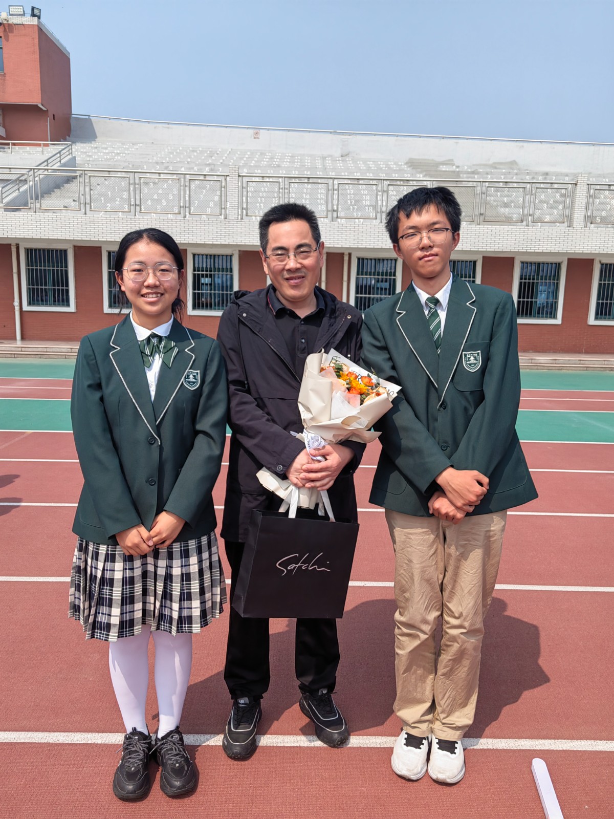 1747015850672738.jpg 1747015850672738.jpg