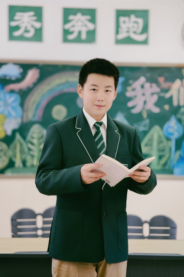 1760486957861051.jpg 朱弘毅照片.jpg