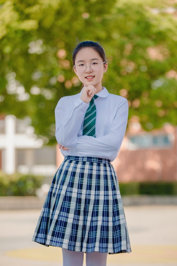 1760487022361709.jpg 竖版个人照.jpg