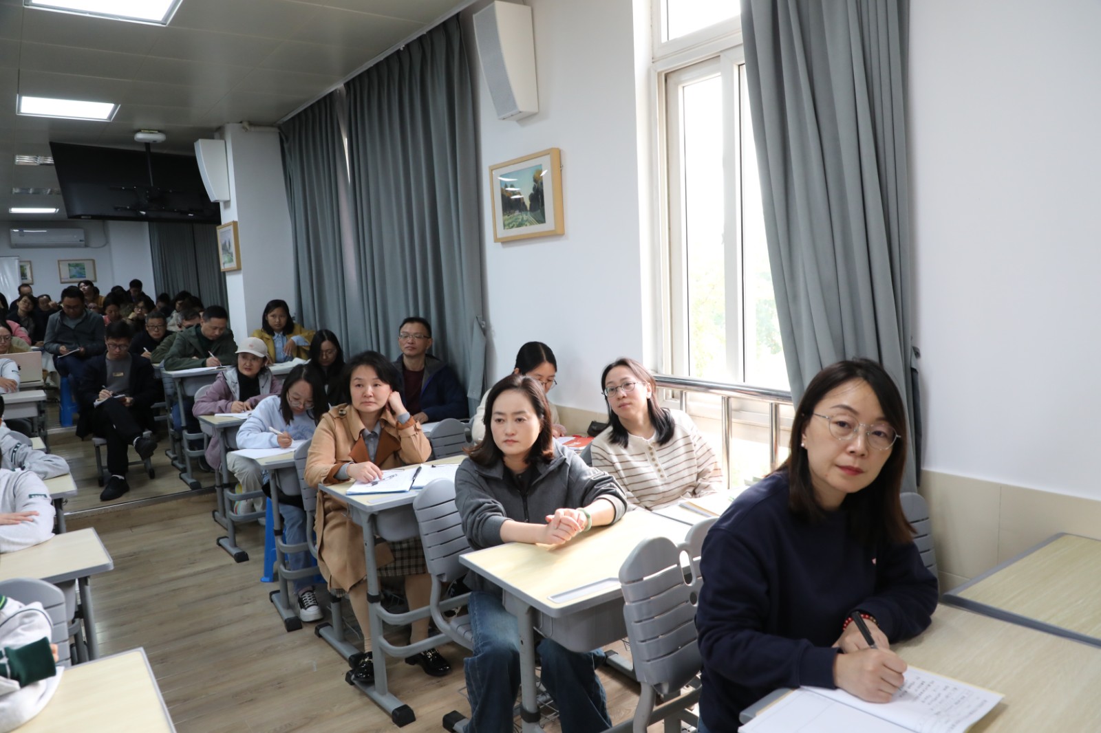 1762226093370173.jpg 1762226093370173.jpg