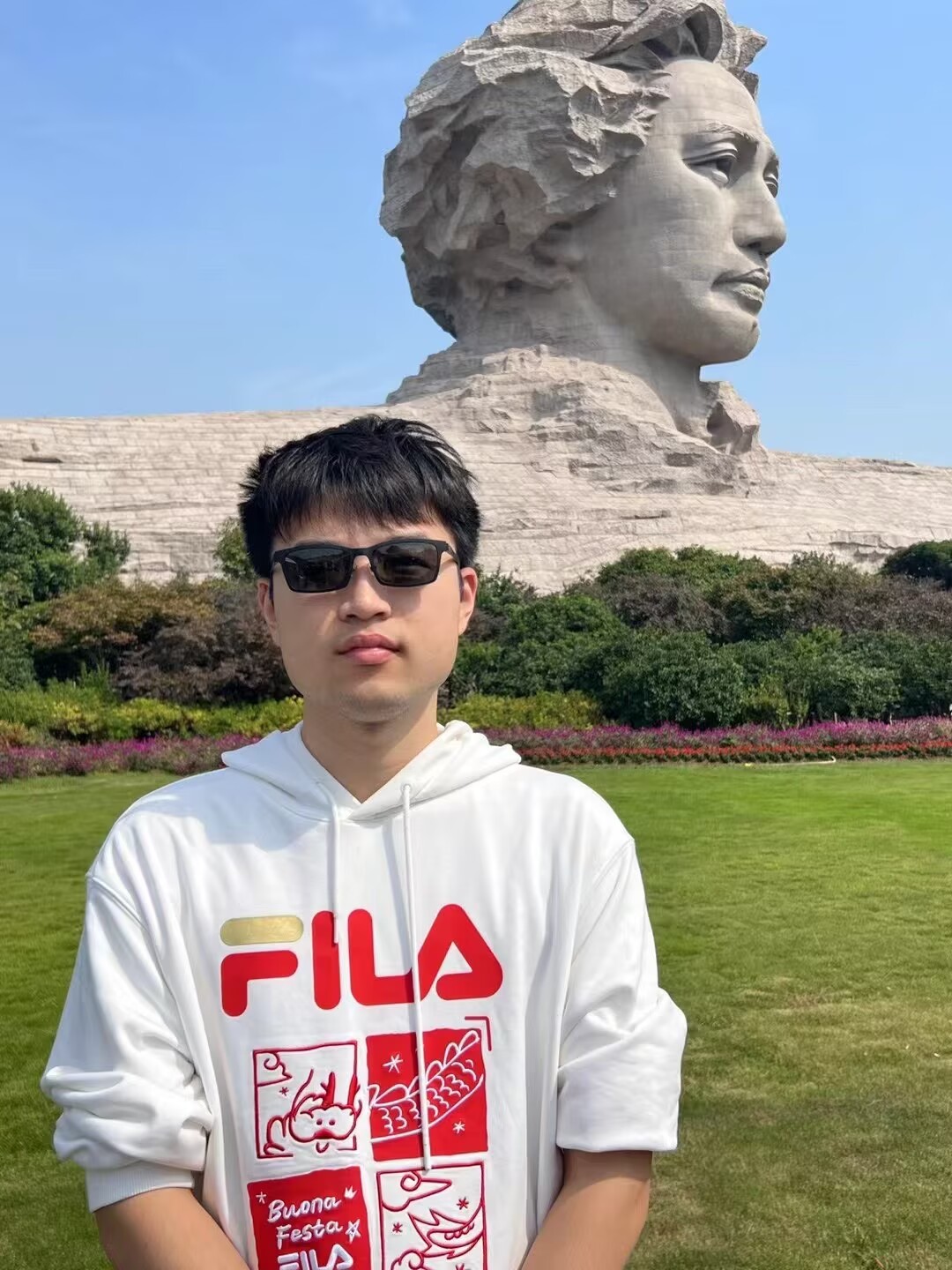 1780455980862015.jpg 13.严毅.jpg